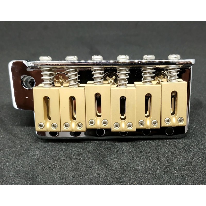 Chrome Stratocaster tremolo with solid brass block and 11,3mm saddles.