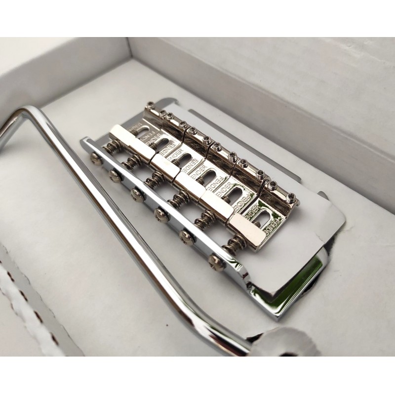 Vibrato Stratocaster Chrome Fender Deluxe Series (twopoint) 56mm, 099