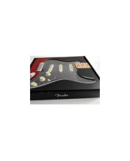 Vorgekabeltes weißes Fender Schlagbrett SSS 11H für Strat, VINTAGE NOISELESS Pickups