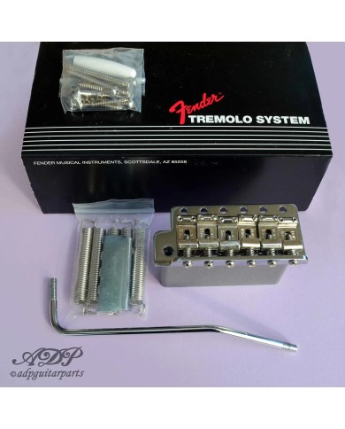 Fender Tremolo mit 6 Saitenreitern American Vintage Serie Stratocaster für Linkshänder Chrom