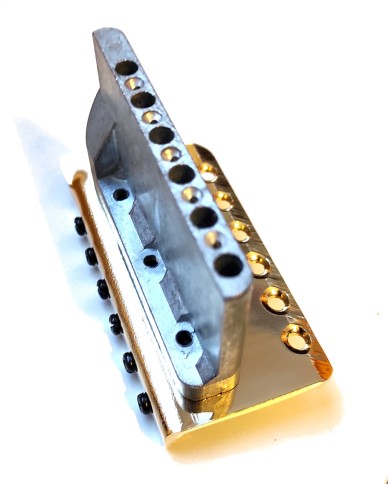 Strat-Vibrato, Gold, Fender Vintage Standard Series oder Squier