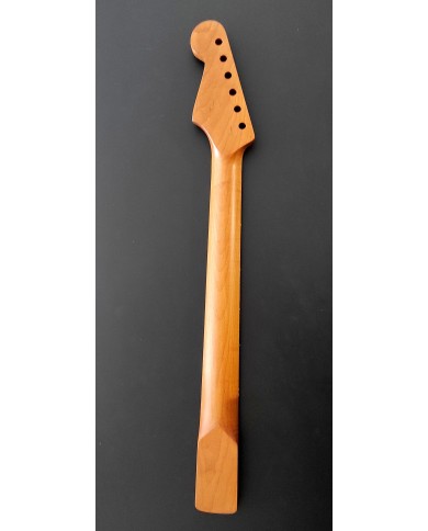 Stratocaster roasted maple neck and rosewood fingerboard, satin nitro finish