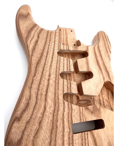 Stratocaster-Korpus aus gerösteter Esche, 2-teilig, unlackiert, leicht