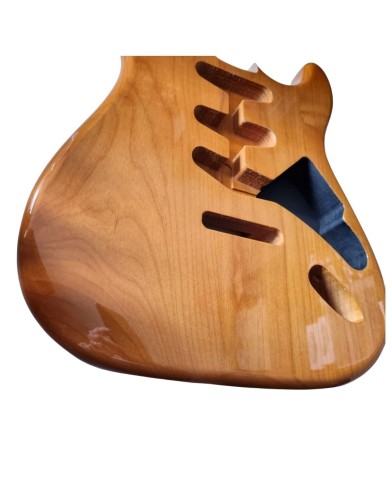 Stratocaster-Korpus aus 3-teiligem Erlenholz, natur lackiert