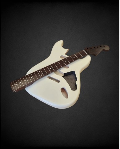 Stratocaster Korpus Vintage White Satin Nitro aus Erle