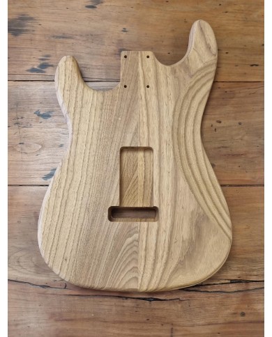 Corps Stratocaster en frêne toréfié, 2 pièces, non vernis, léger-STOCK B