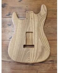 Stratocaster-Korpus aus gerösteter Esche, 2-teilig, unlackiert, leicht, B-Ware