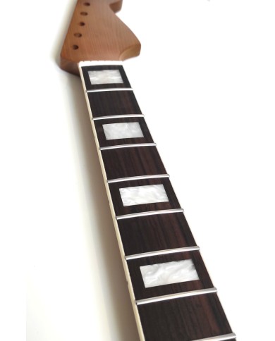 JM-Style roasted maple neck, rosewood fingerboard, Gloss finish