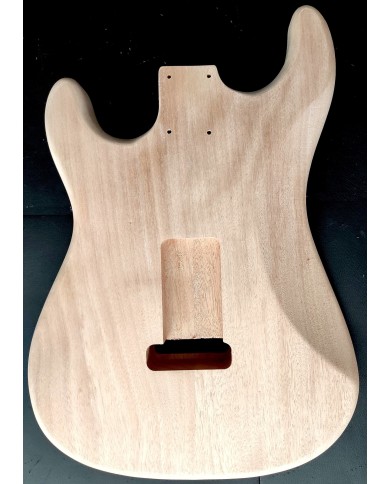 Leichter 2-teiliger Stratocaster-Korpus aus Mahagoni, unbehandelt