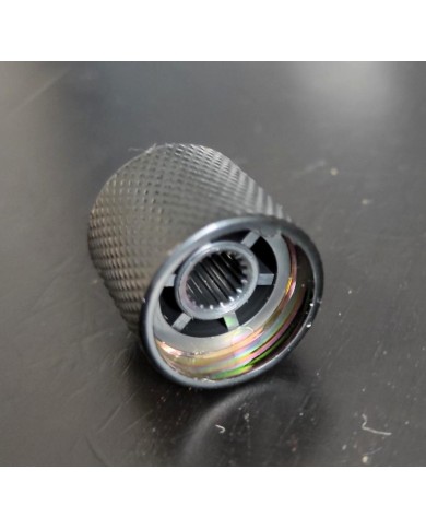 1 flacher Metallknopf Schwarz, feine Rändelung, 18 Rillen für 6-mm-Potis Tele / Bass